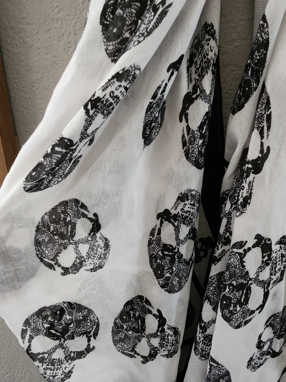 Black and White Skull Print Scarf - Unbranded